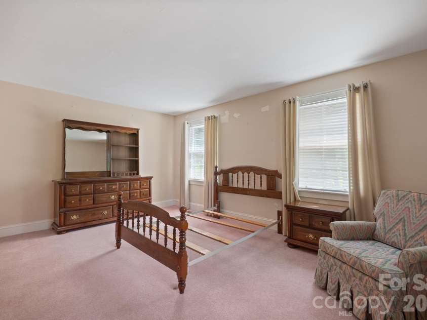 17 Murray Street, Maiden, NC 28650.  MLS# CAR4410850, YatesRealty ID 42998. 