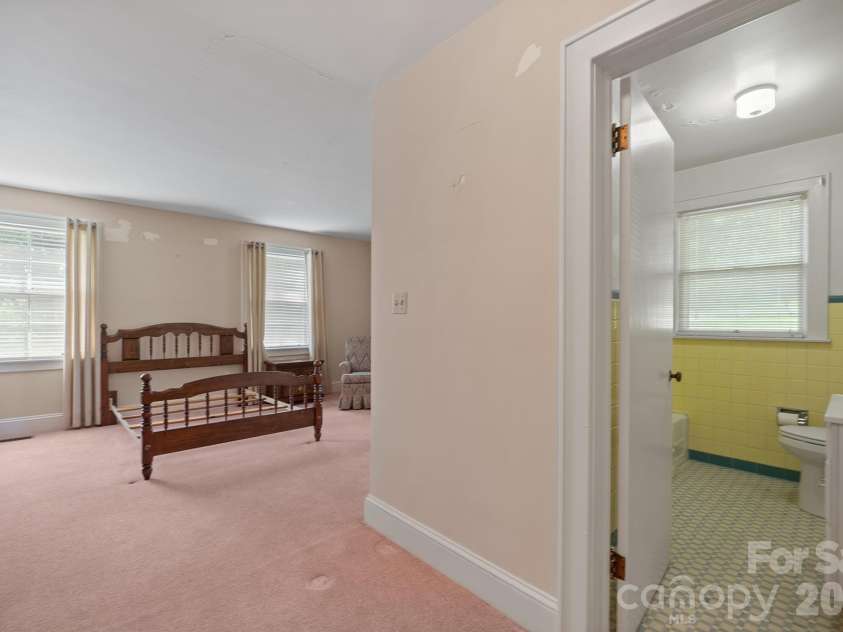 17 Murray Street, Maiden, NC 28650.  MLS# CAR4410850, YatesRealty ID 42998. 