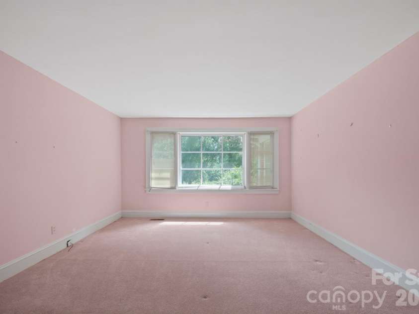 17 Murray Street, Maiden, NC 28650.  MLS# CAR4410850, YatesRealty ID 42998. 