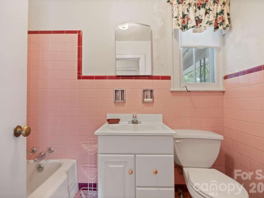 17 Murray Street, Maiden, NC 28650.  MLS# CAR4410850, YatesRealty ID 42998. 