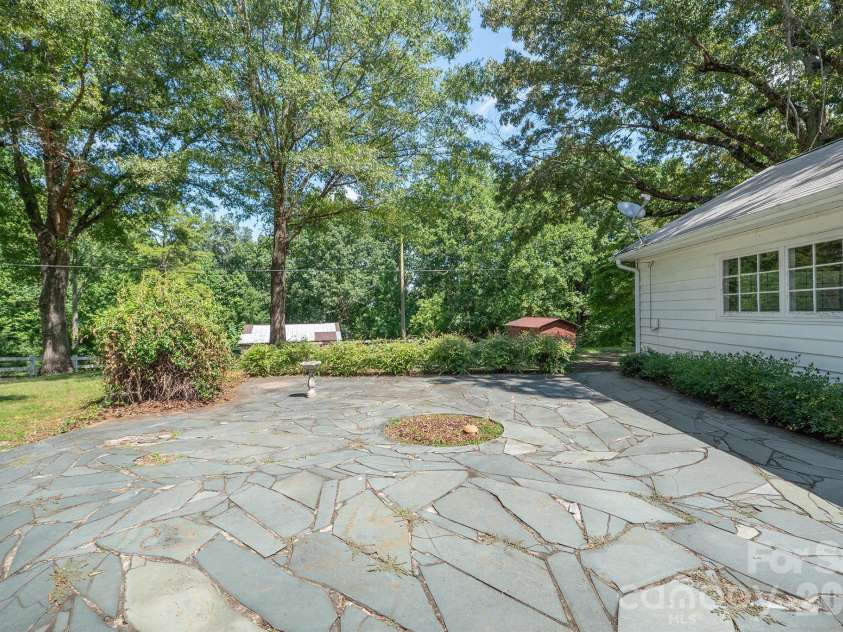 17 Murray Street, Maiden, NC 28650.  MLS# CAR4410850, YatesRealty ID 42998. 