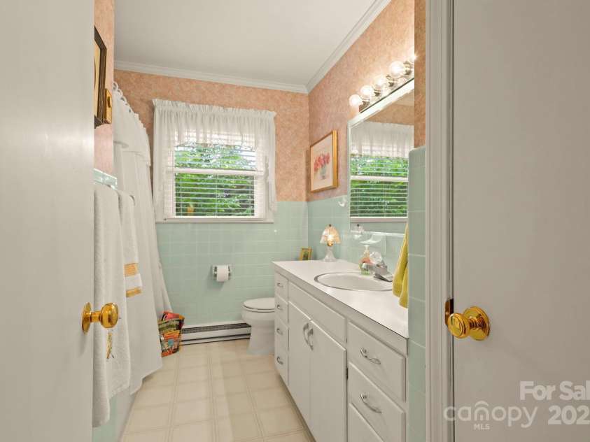 1074 Nikanor Road, West Jefferson, NC 28694.  MLS# CAR4289358, YatesRealty ID 43. 