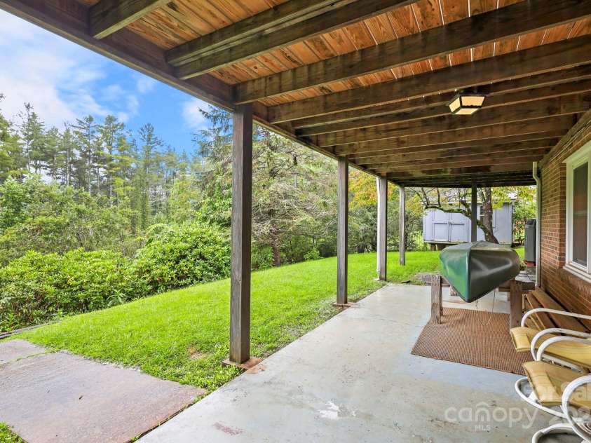 1074 Nikanor Road, West Jefferson, NC 28694.  MLS# CAR4289358, YatesRealty ID 43. 