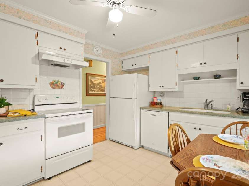 1074 Nikanor Road, West Jefferson, NC 28694.  MLS# CAR4289358, YatesRealty ID 43. 