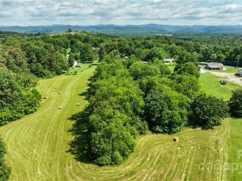 820 Suncrest Orchard Road, North Wilkesboro, NC 28659.  MLS# CAR4274555, YatesRealty ID 430. 