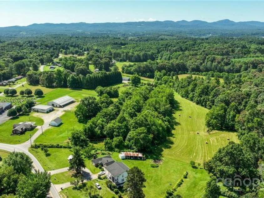 820 Suncrest Orchard Road, North Wilkesboro, NC 28659.  MLS# CAR4274555, YatesRealty ID 430. 