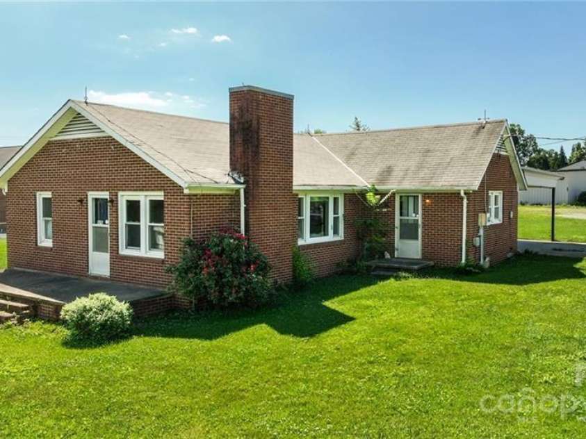 820 Suncrest Orchard Road, North Wilkesboro, NC 28659.  MLS# CAR4274555, YatesRealty ID 430. 