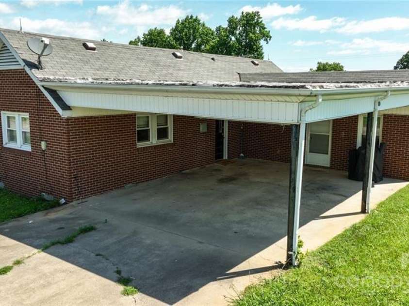 820 Suncrest Orchard Road, North Wilkesboro, NC 28659.  MLS# CAR4274555, YatesRealty ID 430. 