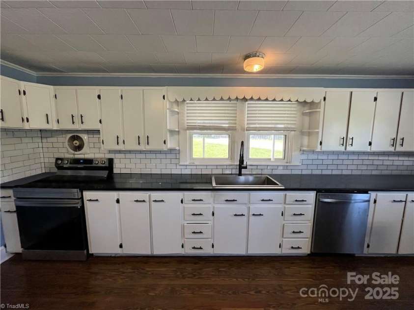 820 Suncrest Orchard Road, North Wilkesboro, NC 28659.  MLS# CAR4274555, YatesRealty ID 430. 