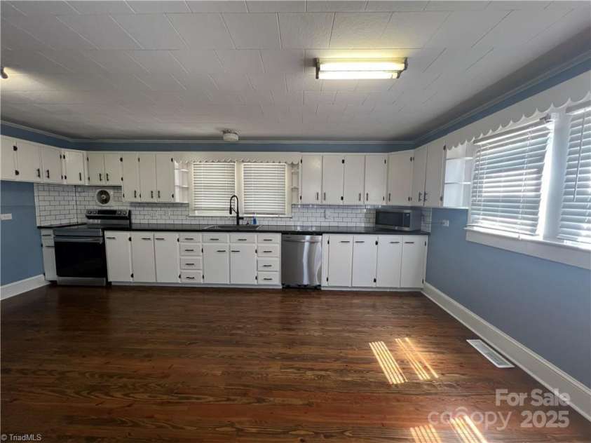 820 Suncrest Orchard Road, North Wilkesboro, NC 28659.  MLS# CAR4274555, YatesRealty ID 430. 