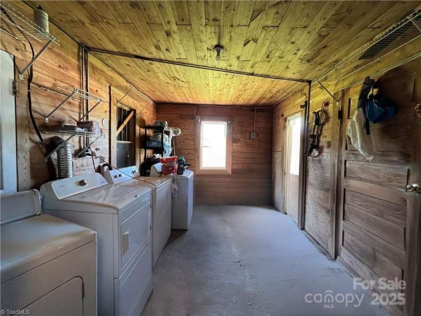 820 Suncrest Orchard Road, North Wilkesboro, NC 28659.  MLS# CAR4274555, YatesRealty ID 430. 