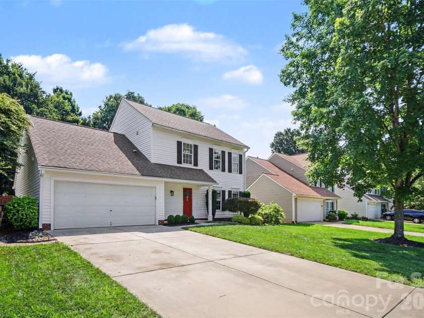 138 Nahcotta Drive, Mooresville, NC 28115.  MLS# CAR4407594, YatesRealty ID 43003. 