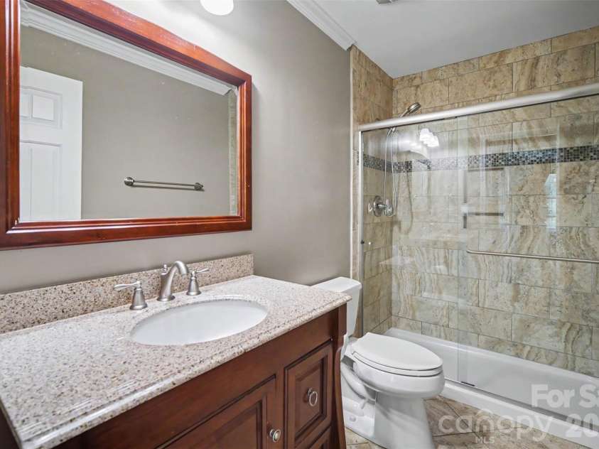 138 Nahcotta Drive, Mooresville, NC 28115.  MLS# CAR4407594, YatesRealty ID 43003. Full Bath - upper