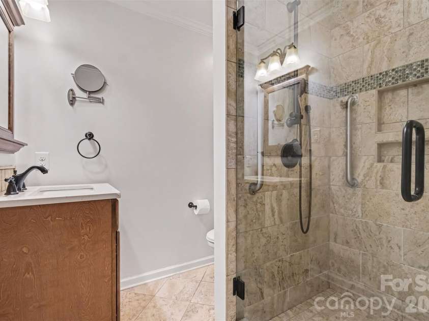 138 Nahcotta Drive, Mooresville, NC 28115.  MLS# CAR4407594, YatesRealty ID 43003. Full Bathroom - Main Floor