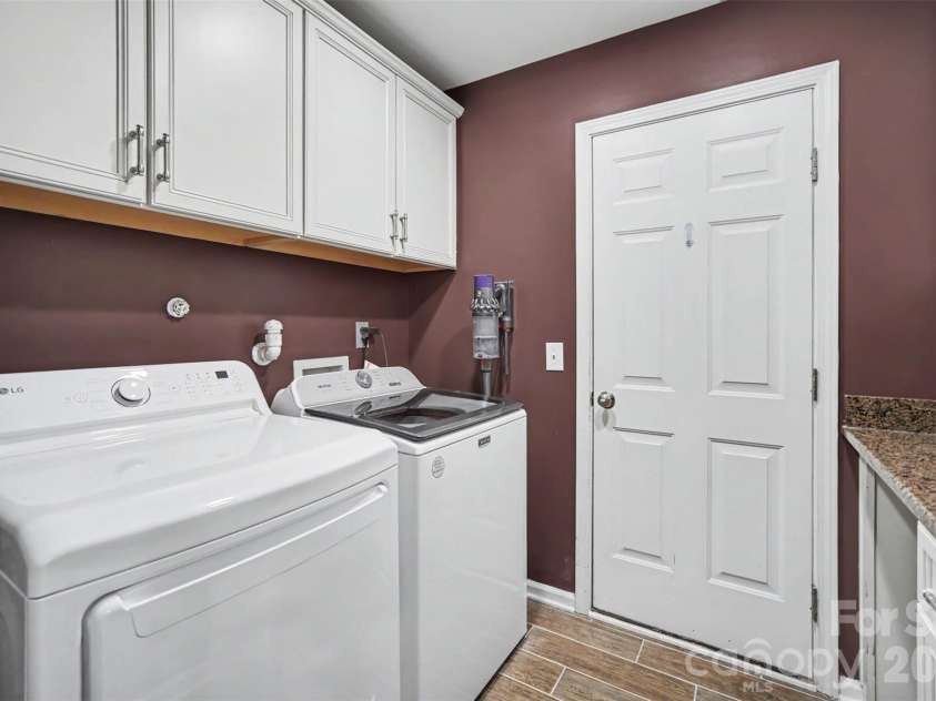 138 Nahcotta Drive, Mooresville, NC 28115.  MLS# CAR4407594, YatesRealty ID 43003. Laundry Room