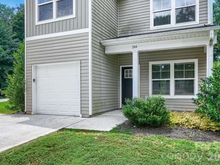 244 Valleybrook Lane, Troutman, NC 28166.  MLS# CAR4411289, YatesRealty ID 43004. Front Porch