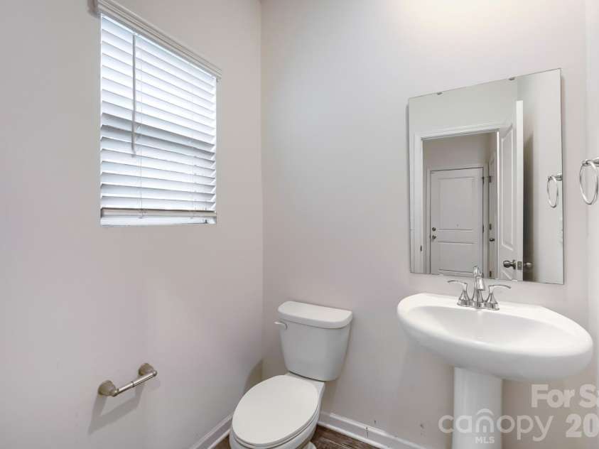 244 Valleybrook Lane, Troutman, NC 28166.  MLS# CAR4411289, YatesRealty ID 43004. Half Bath
