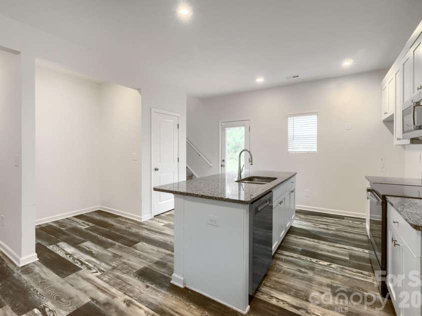 244 Valleybrook Lane, Troutman, NC 28166.  MLS# CAR4411289, YatesRealty ID 43004. Kitchen