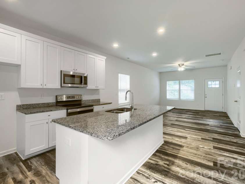 244 Valleybrook Lane, Troutman, NC 28166.  MLS# CAR4411289, YatesRealty ID 43004. Kitchen