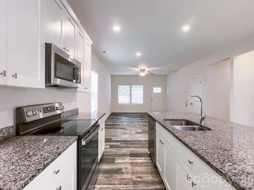 244 Valleybrook Lane, Troutman, NC 28166.  MLS# CAR4411289, YatesRealty ID 43004. Kitchen