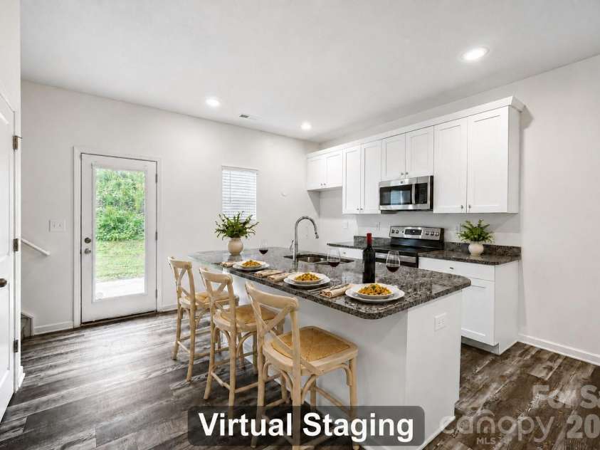 244 Valleybrook Lane, Troutman, NC 28166.  MLS# CAR4411289, YatesRealty ID 43004. Kitchen Virtual Staging