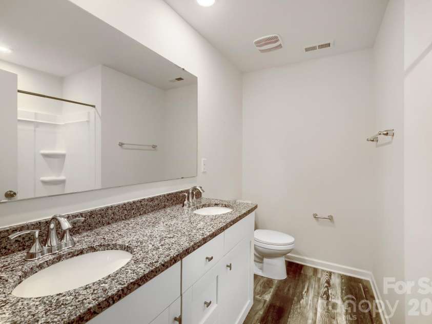 244 Valleybrook Lane, Troutman, NC 28166.  MLS# CAR4411289, YatesRealty ID 43004. Primary Bathroom