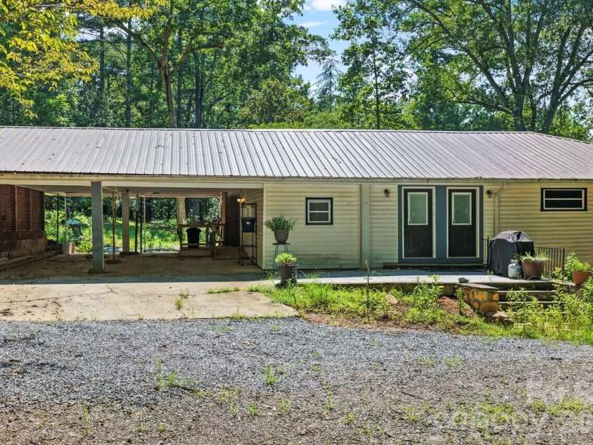 548 Cherry Mountain Street, Forest City, NC 28043.  MLS# CAR4406316, YatesRealty ID 43005. 