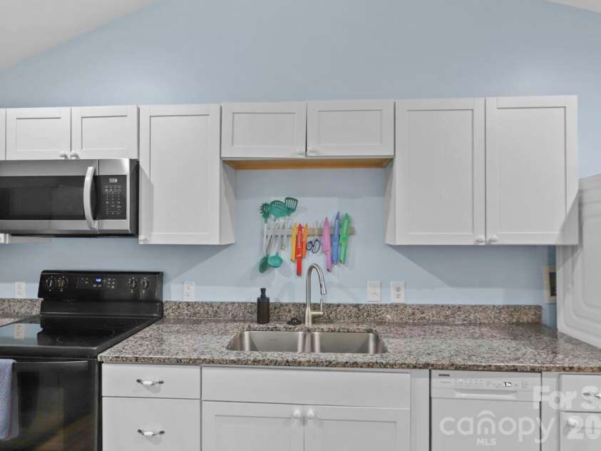 548 Cherry Mountain Street, Forest City, NC 28043.  MLS# CAR4406316, YatesRealty ID 43005. 