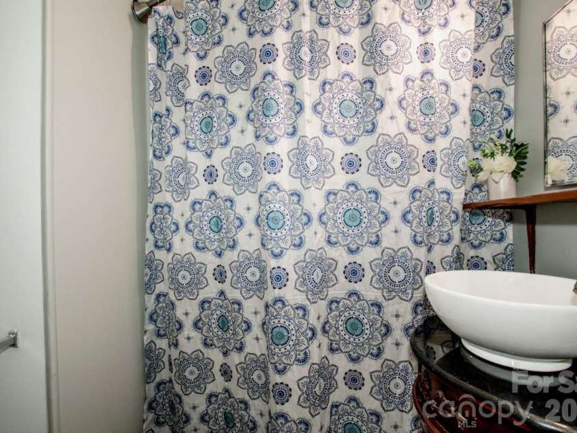 229 Mcneely Avenue, Mooresville, NC 28115.  MLS# CAR4394680, YatesRealty ID 43007. 
