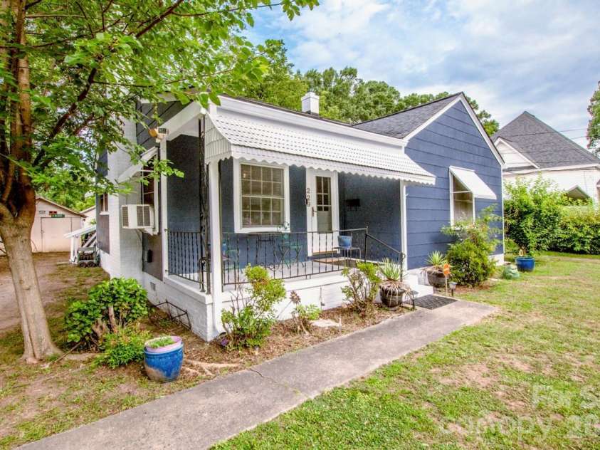 229 Mcneely Avenue, Mooresville, NC 28115.  MLS# CAR4394680, YatesRealty ID 43007. Ample parking on driveway