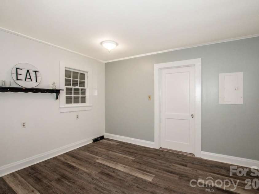 229 Mcneely Avenue, Mooresville, NC 28115.  MLS# CAR4394680, YatesRealty ID 43007. Bright and airy kitchen