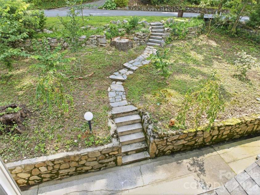279 Longview Drive, Waynesville, NC 28786.  MLS# CAR4409921, YatesRealty ID 43009. 