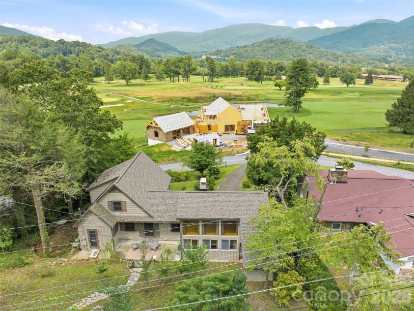 279 Longview Drive, Waynesville, NC 28786.  MLS# CAR4409921, YatesRealty ID 43009. 