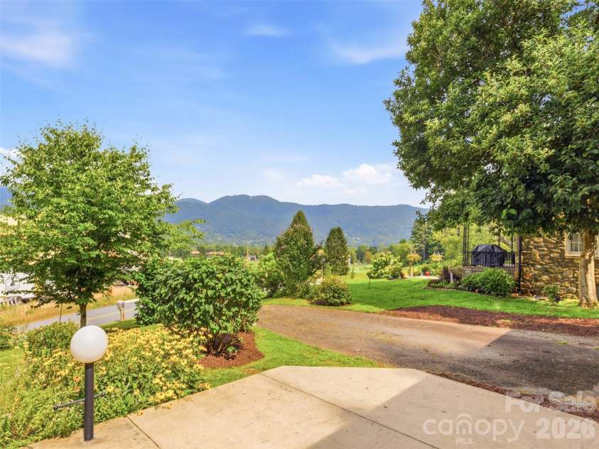 279 Longview Drive, Waynesville, NC 28786.  MLS# CAR4409921, YatesRealty ID 43009. 