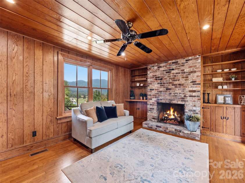 279 Longview Drive, Waynesville, NC 28786.  MLS# CAR4409921, YatesRealty ID 43009. 