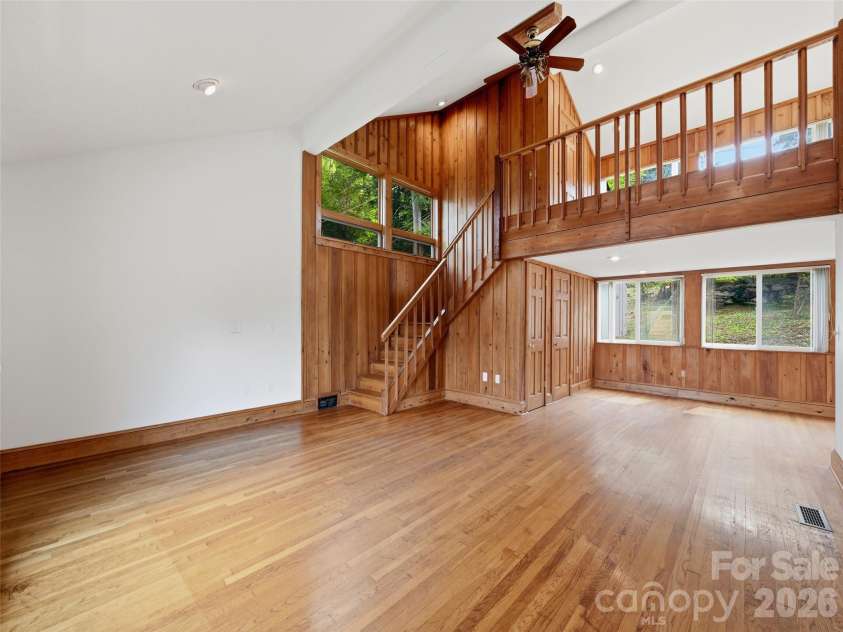 279 Longview Drive, Waynesville, NC 28786.  MLS# CAR4409921, YatesRealty ID 43009. 