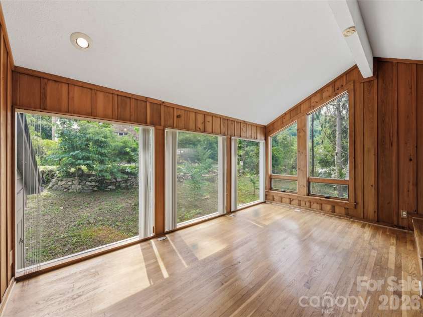 279 Longview Drive, Waynesville, NC 28786.  MLS# CAR4409921, YatesRealty ID 43009. 