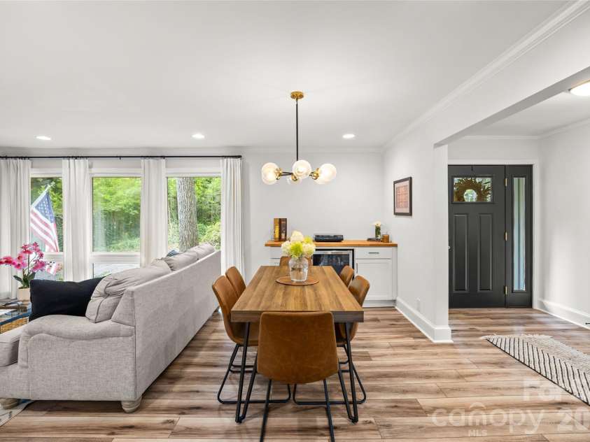 6233 Rose Valley Drive, Charlotte, NC 28210.  MLS# CAR4409531, YatesRealty ID 43010. 