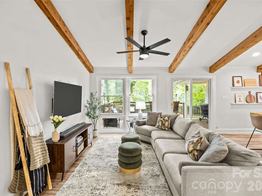 6233 Rose Valley Drive, Charlotte, NC 28210.  MLS# CAR4409531, YatesRealty ID 43010. 
