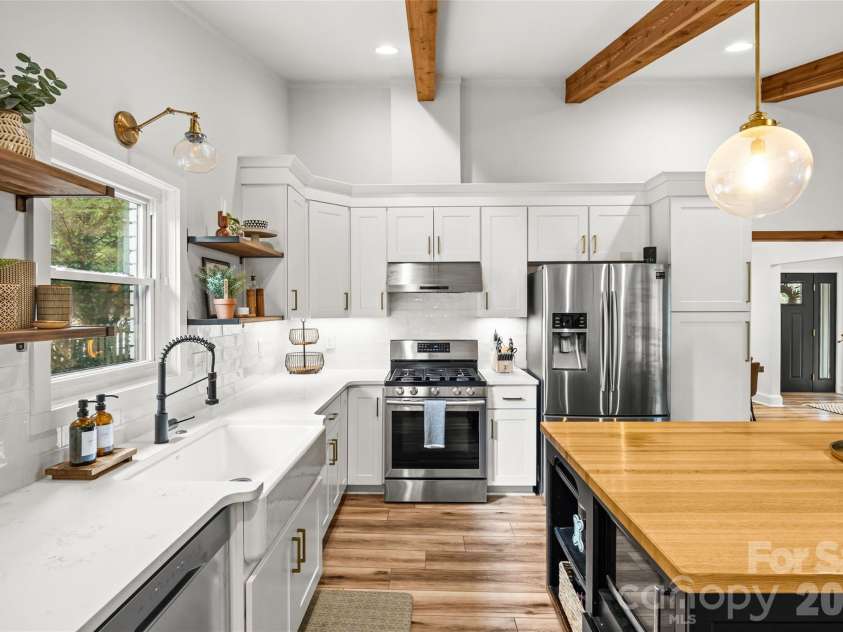 6233 Rose Valley Drive, Charlotte, NC 28210.  MLS# CAR4409531, YatesRealty ID 43010. 