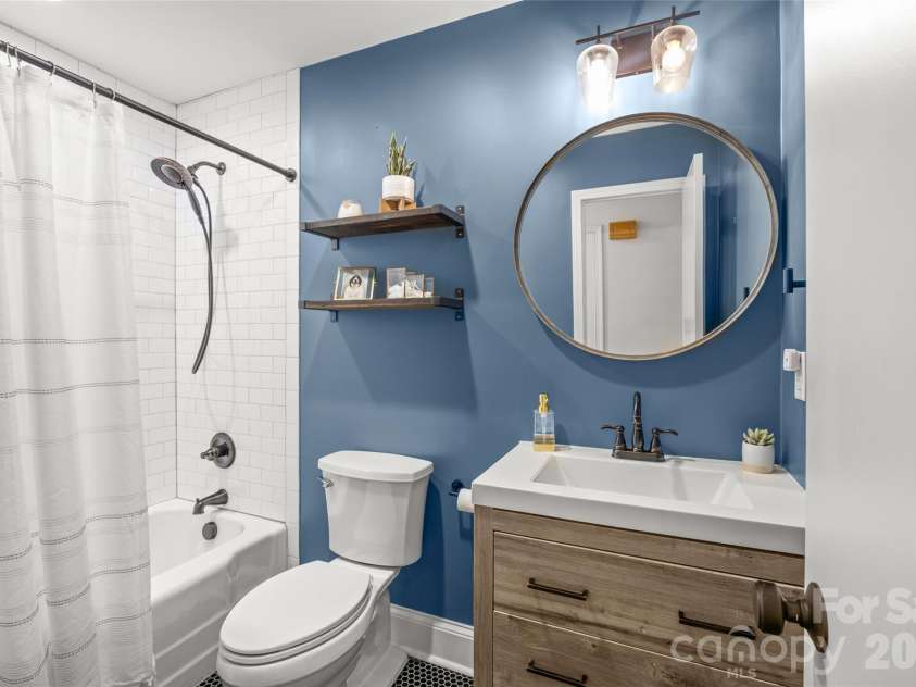 6233 Rose Valley Drive, Charlotte, NC 28210.  MLS# CAR4409531, YatesRealty ID 43010. 