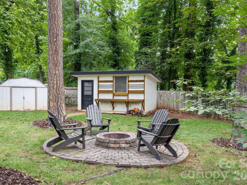 6233 Rose Valley Drive, Charlotte, NC 28210.  MLS# CAR4409531, YatesRealty ID 43010. 