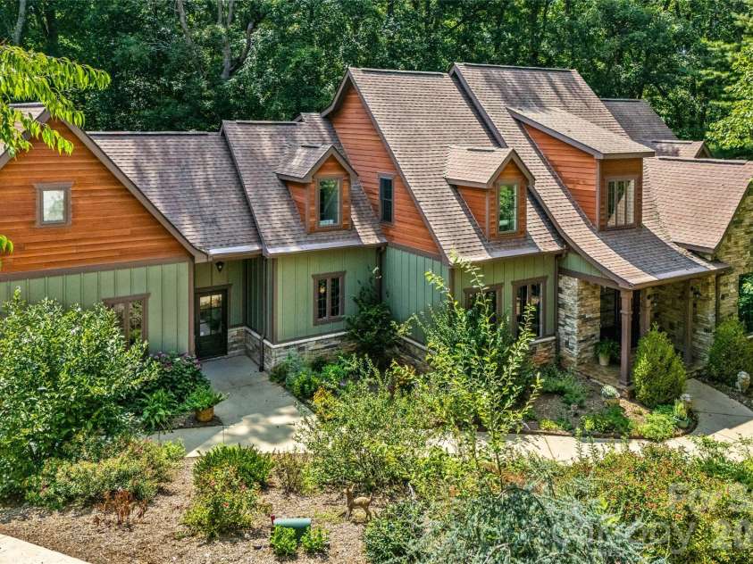 90 Ashley Woods Drive, Arden, NC 28704.  MLS# CAR4392883, YatesRealty ID 43011. 
