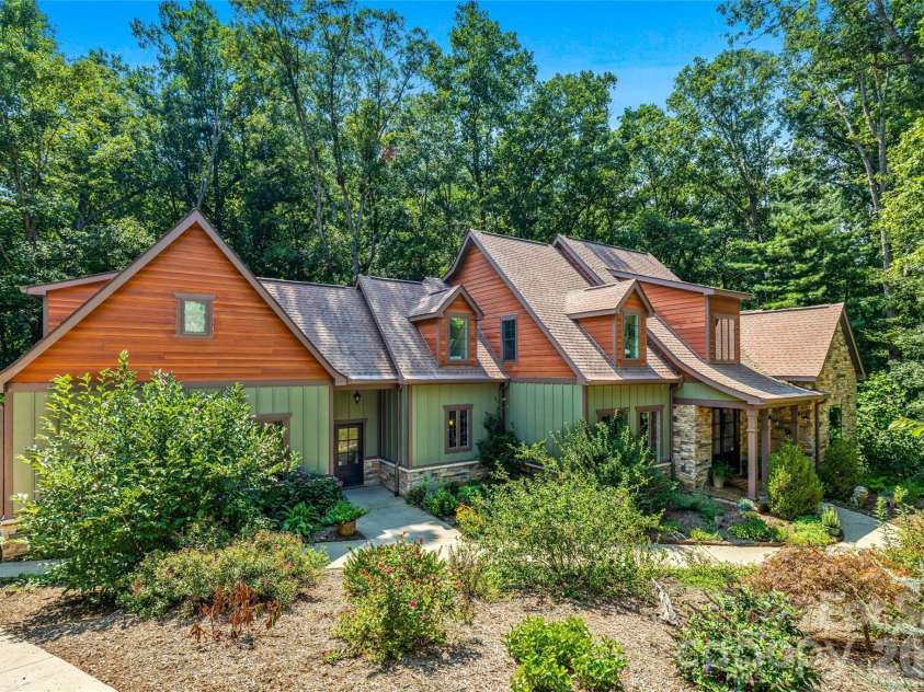 90 Ashley Woods Drive, Arden, NC 28704.  MLS# CAR4392883, YatesRealty ID 43011. 90 Ashley Woods Pristine   Location & Desirable Community