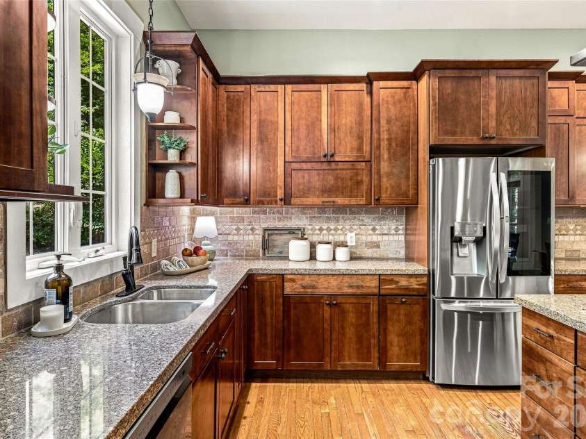 90 Ashley Woods Drive, Arden, NC 28704.  MLS# CAR4392883, YatesRealty ID 43011. Kitchen, gas cooktop,