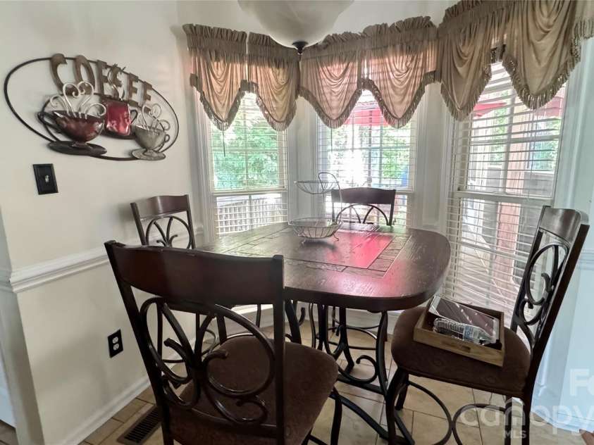 3775 Kennedy Road, Gastonia, NC 28056.  MLS# CAR4406234, YatesRealty ID 43012. Breakfast nook