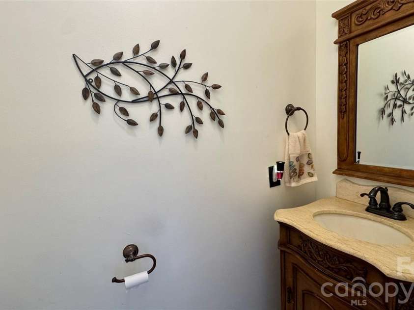 3775 Kennedy Road, Gastonia, NC 28056.  MLS# CAR4406234, YatesRealty ID 43012. Half Bath