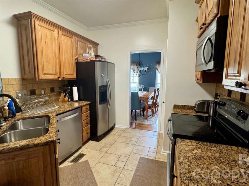 3775 Kennedy Road, Gastonia, NC 28056.  MLS# CAR4406234, YatesRealty ID 43012. Kitchen