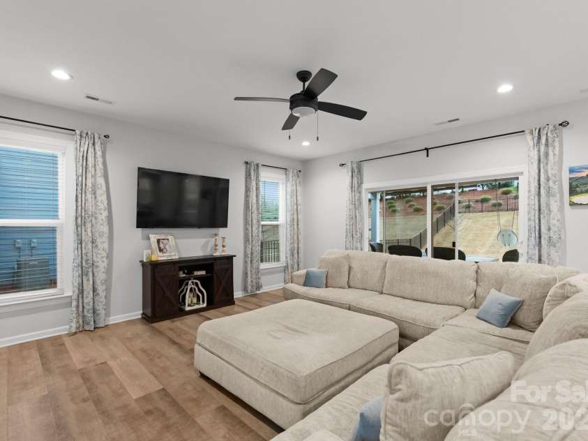 7017 Kingfisher Way, Belmont, NC 28012.  MLS# CAR4407634, YatesRealty ID 43014. 