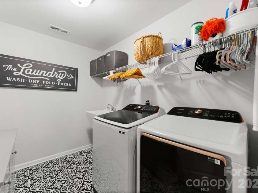 7017 Kingfisher Way, Belmont, NC 28012.  MLS# CAR4407634, YatesRealty ID 43014. 